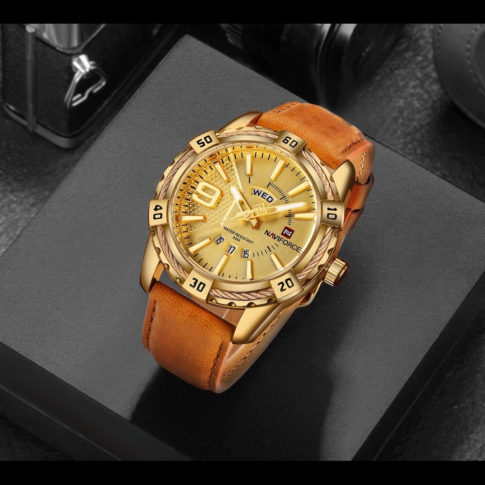 Men's Watch (New with tag 🏷 and box) - Picture 2 of 3